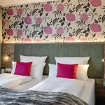 Boutique Erb Muenchen Parsdorf 3*
