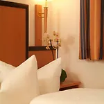 فندق Boutique Erb Muenchen Parsdorf 3*