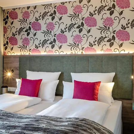 Boutique Erb Muenchen Parsdorf 3*