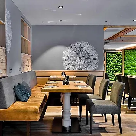 Boutique Erb Muenchen Parsdorf 3*